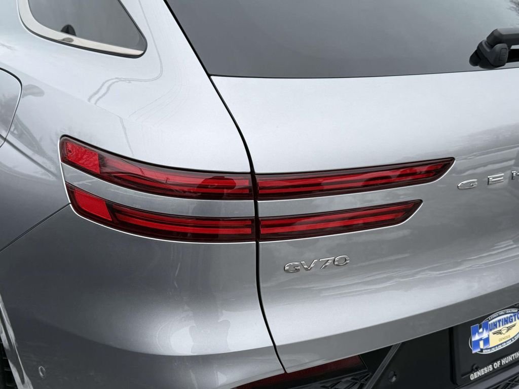 Used 2024 Silver Genesis 3.5T Sport image 8