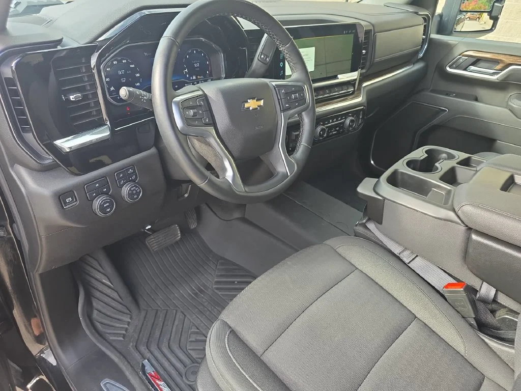 2025 Chevrolet Silverado 2500HD LT - Photo 10