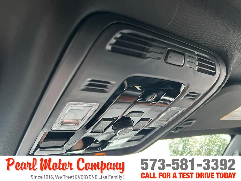 2026 GMC Yukon Denali - Photo 15