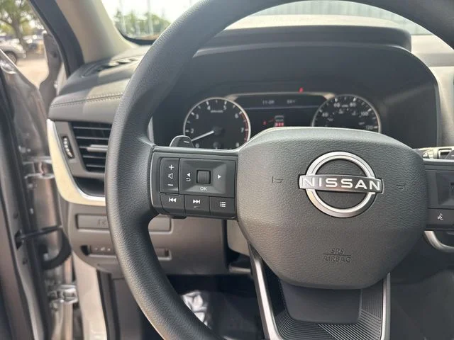 Used 2025 Silver Nissan S image 16