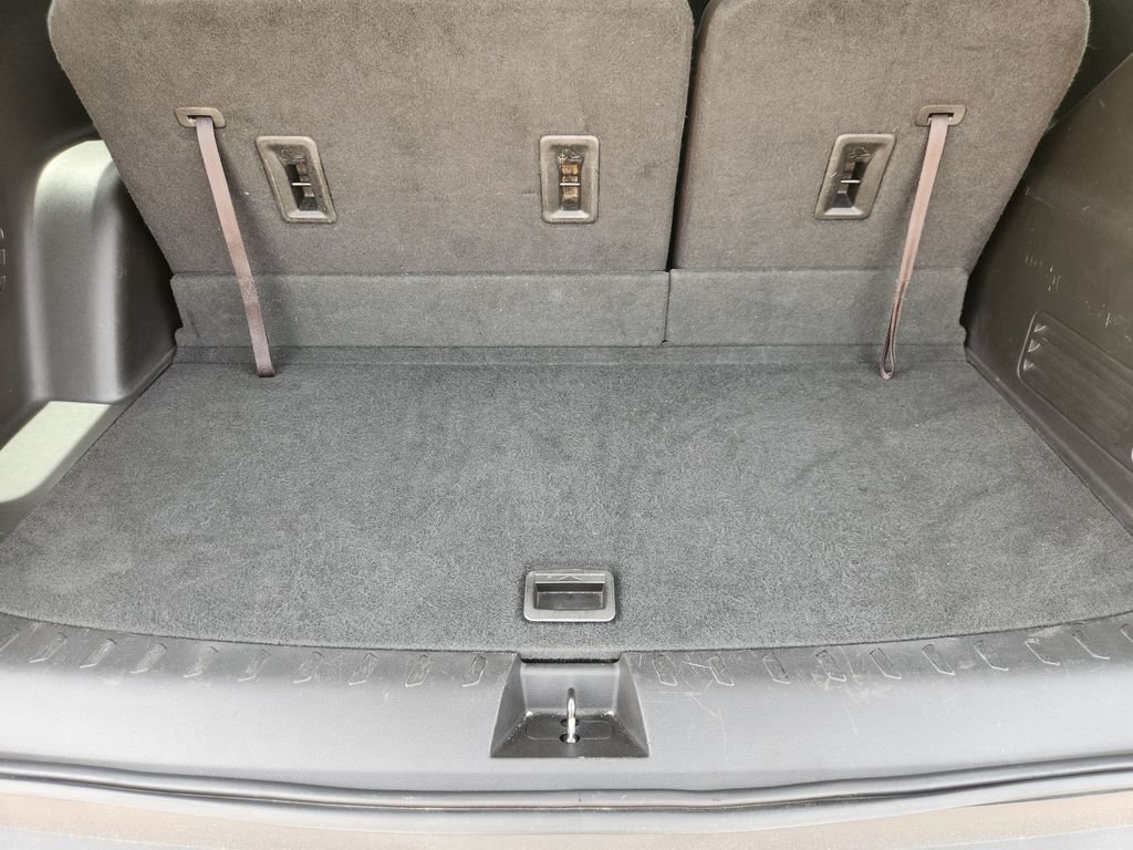 Used 2019 Silver Ice Metallic Chevrolet LT Cloth image 33