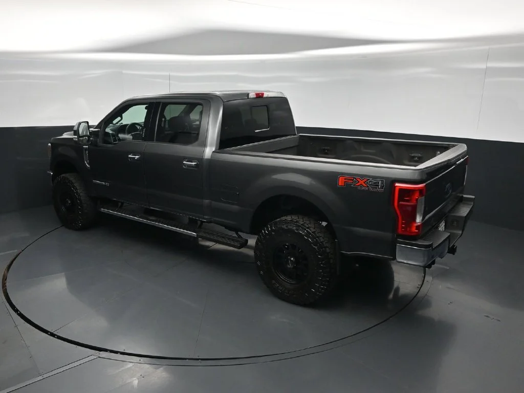 Used 2019 Gray Ford XLT image 36