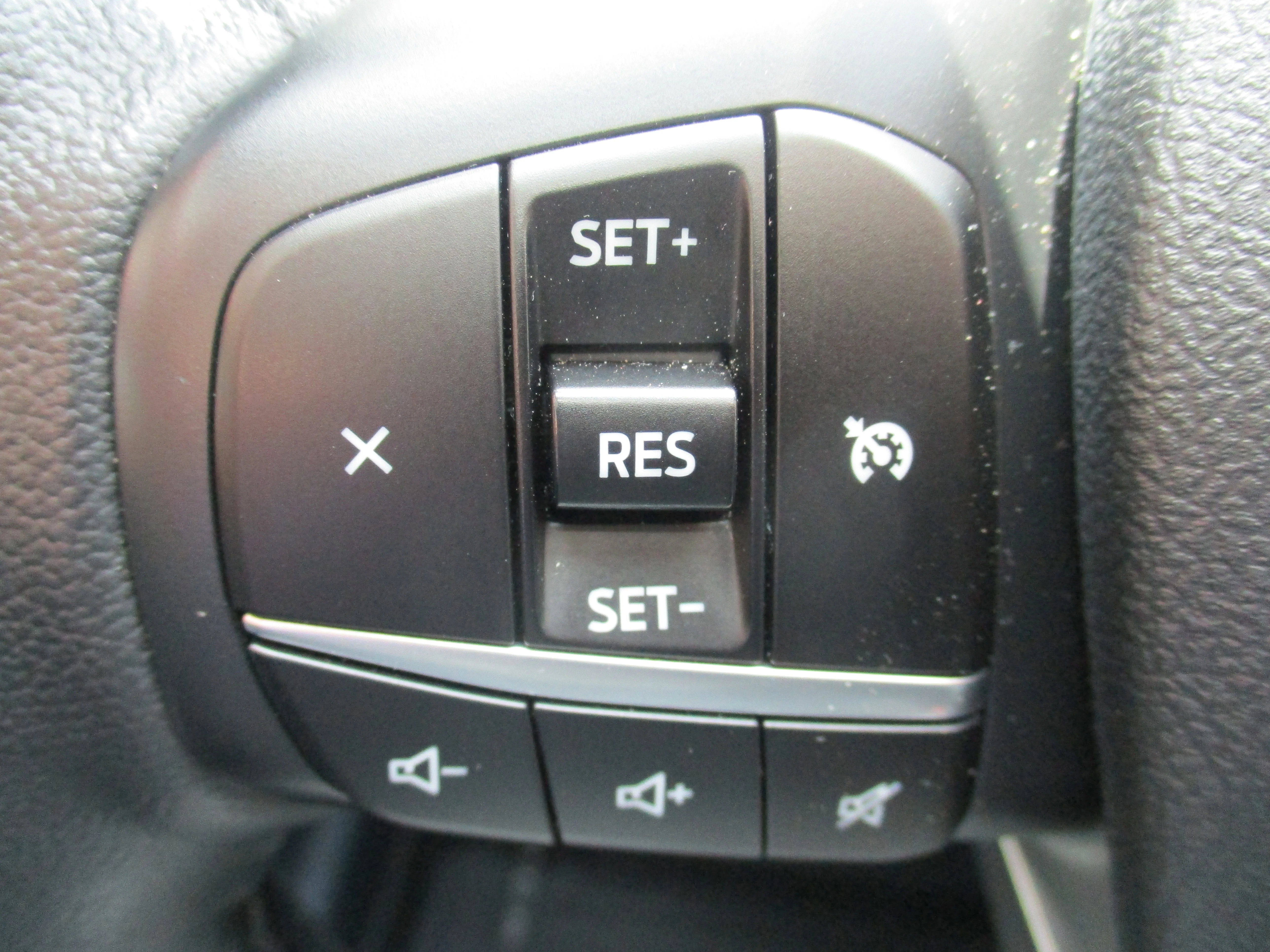 Used 2022 Area 51 Ford XLT Hybrid FWD image 11