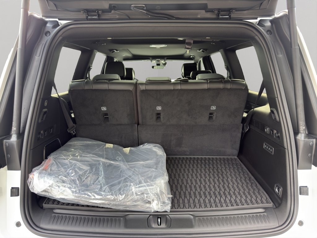 New 2026 Bright White Clear-Coat Exterior Paint Jeep Base image 8