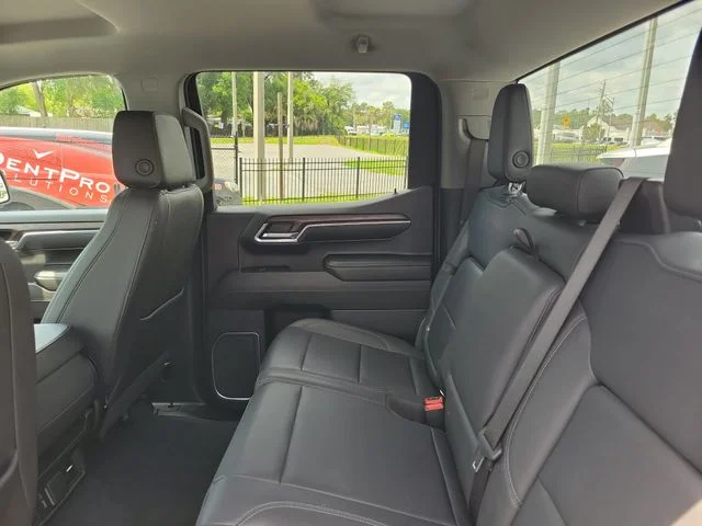 Used 2024 White GMC SLT image 25