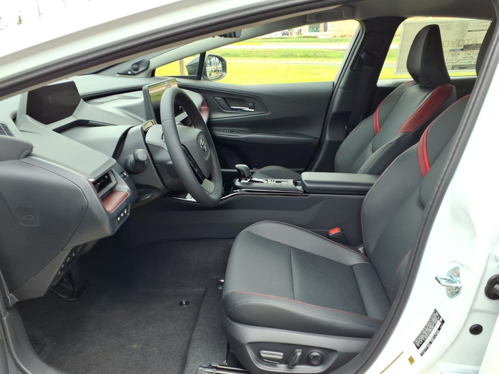 2026 Toyota Prius Plug-in Hybrid XSE Premium - Photo 11