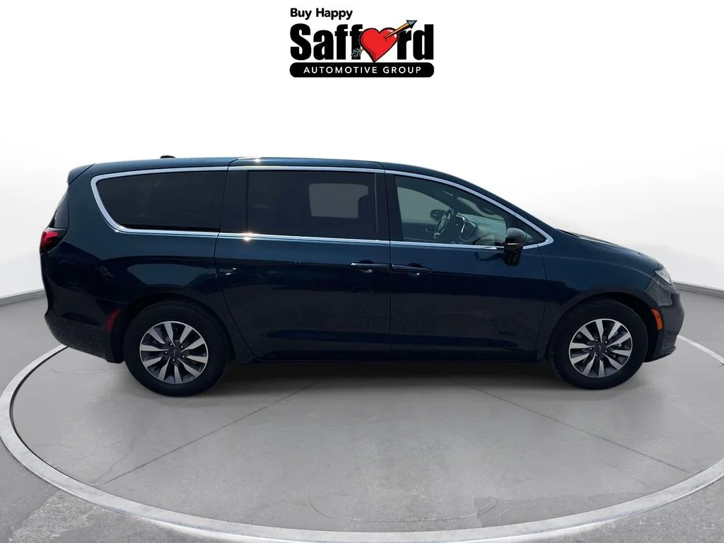 Used 2025 Blue Chrysler Select image 3