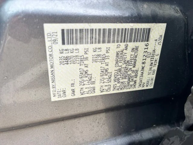 Used 2021 Gray Nissan S image 13