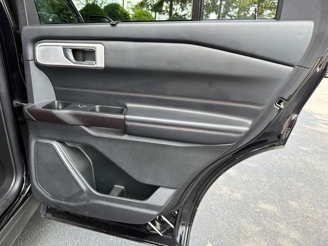 Used 2020 Black Ford Platinum image 16