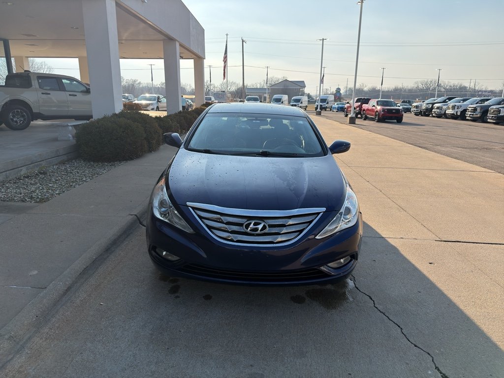 Used 2013 Hyundai Sonata SE with VIN 5NPEC4AC3DH805688 for sale in Manhattan, KS