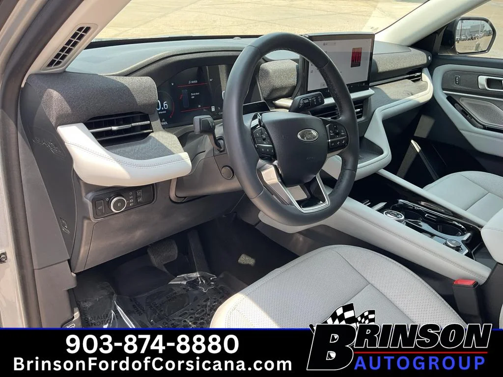Used 2025 Iconic Silver Metallic Ford Platinum image 30