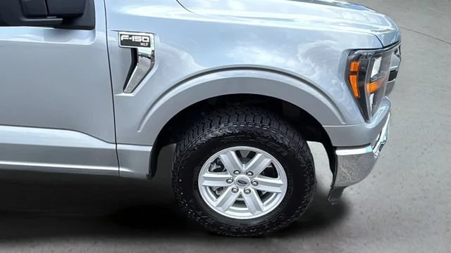 Used 2023  Ford XL image 32