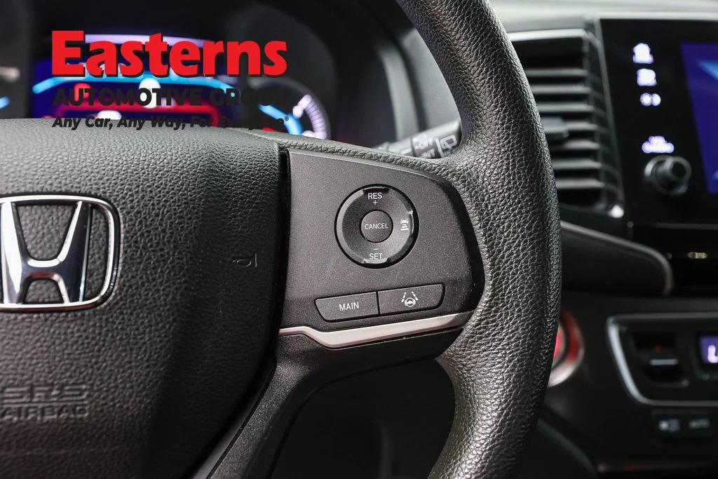 Used 2021 White Honda EX image 17