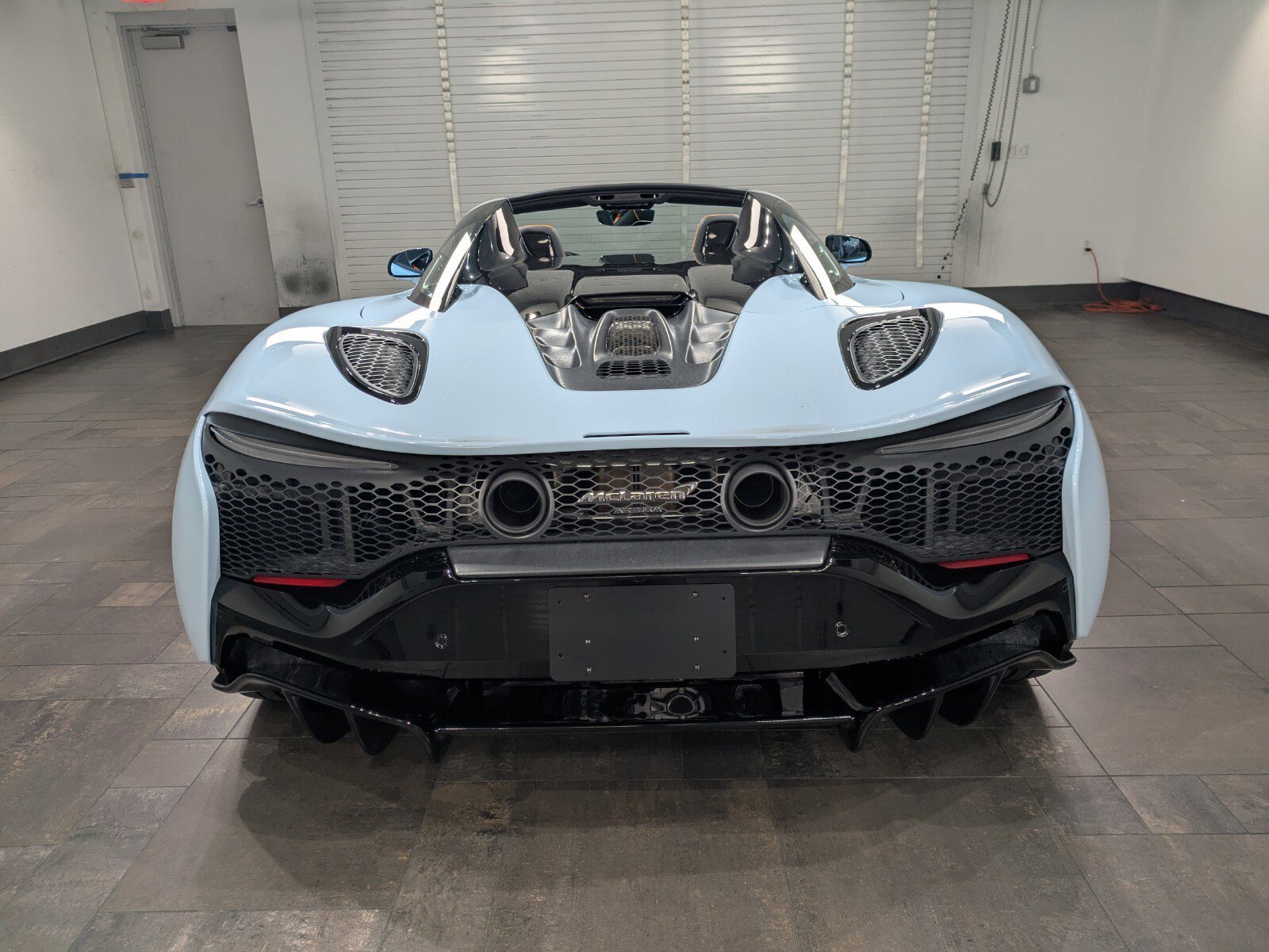 Used 2025 MSO Muriwai White McLaren TechLux Spider image 5
