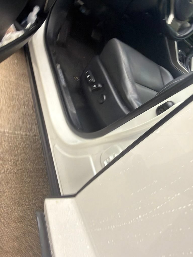 Used 2018 White Lexus  image 4