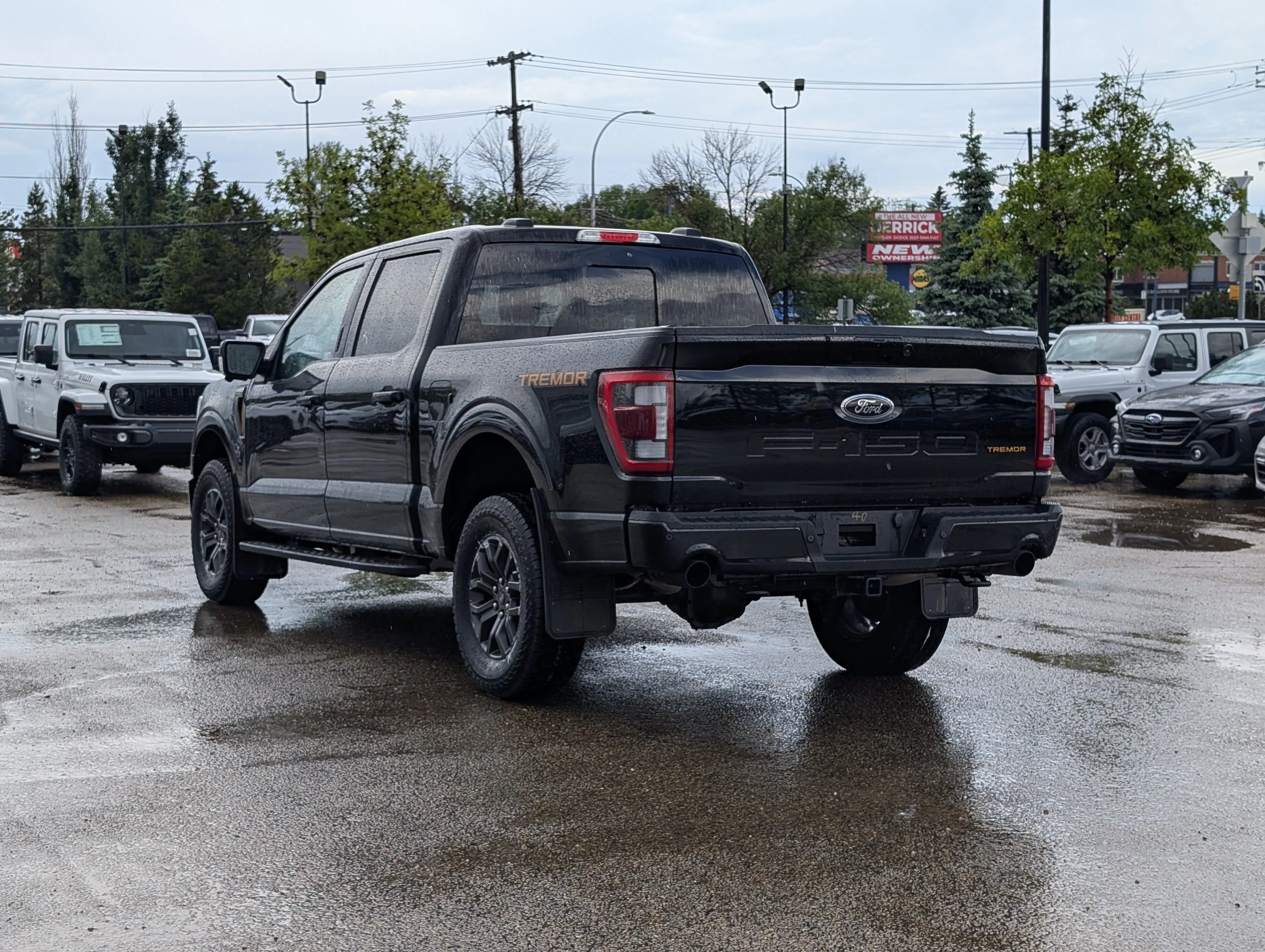 Used 2023 Agate Black Metallic Ford Tremor image 4