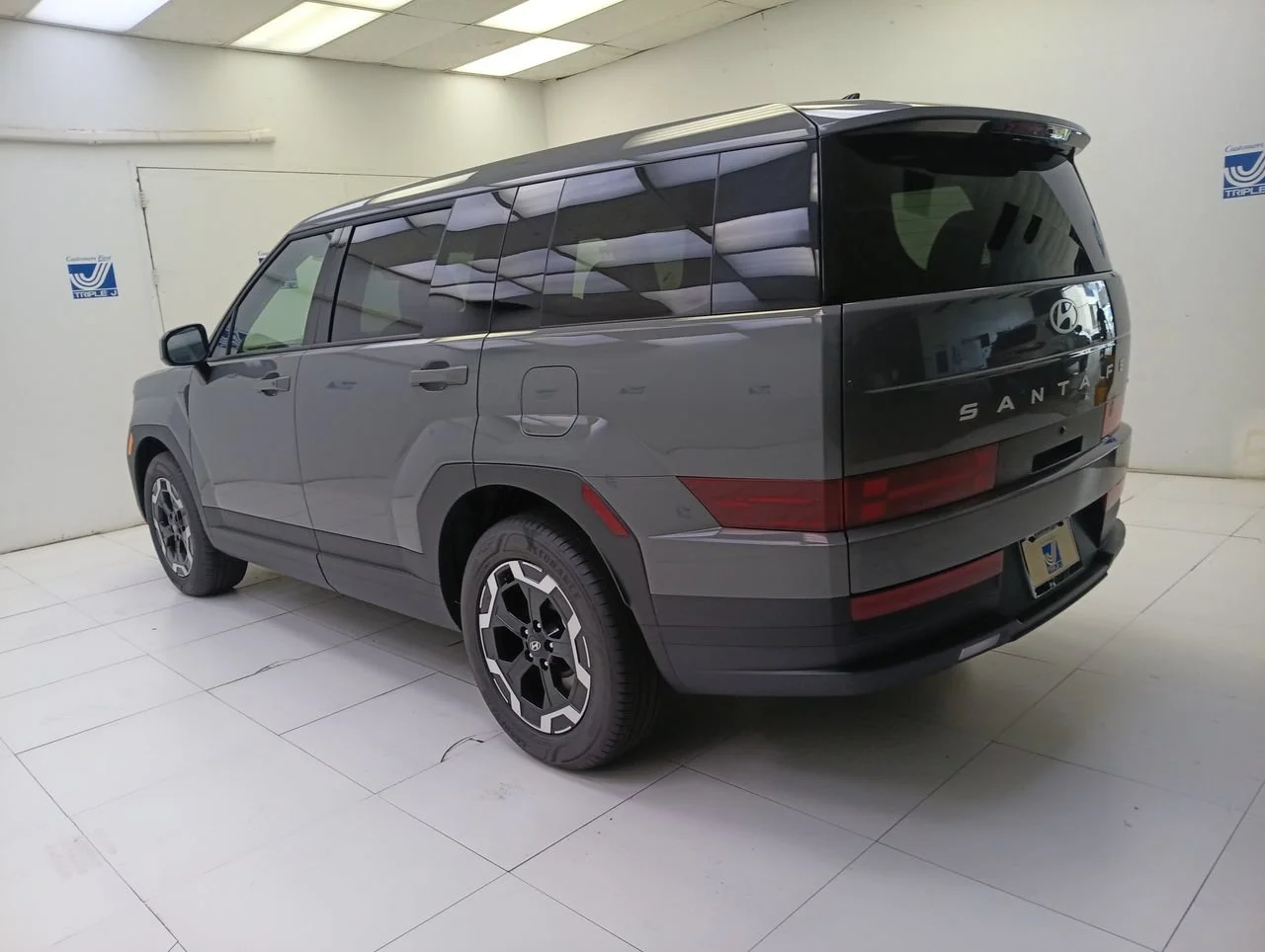 New 2026 Hampton Gray Hyundai SE image 6