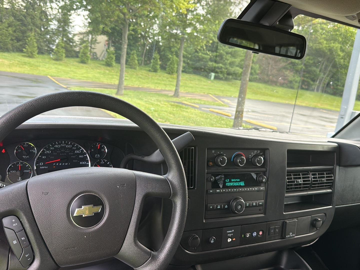 Used 2025 Summit White Chevrolet LT image 10