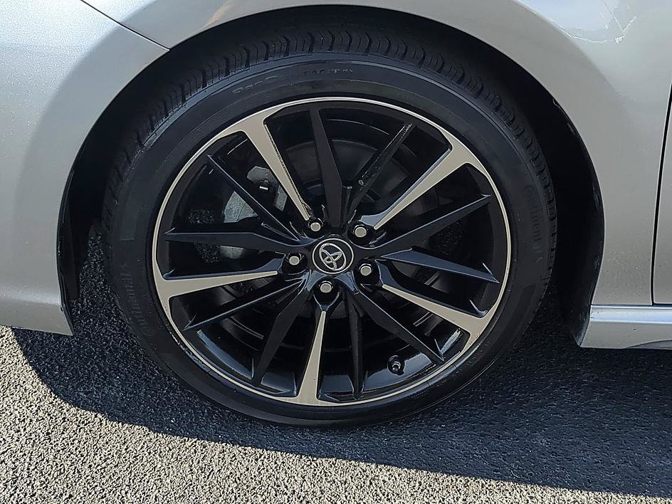 Used 2018 Celestial Silver Metallic Toyota XSE image 12