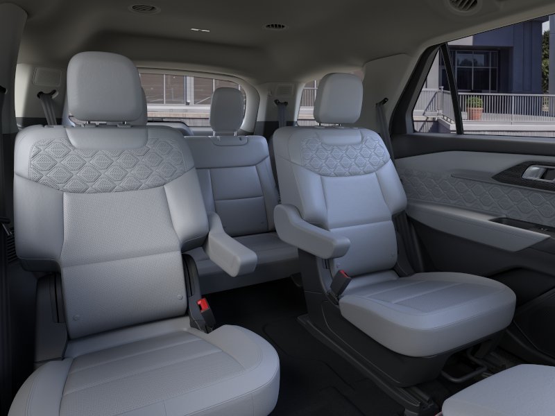 New 2026 Star White Metallic Tri-Coat Ford Platinum™ image 11