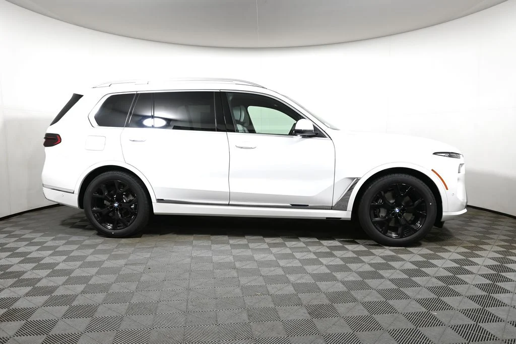 New 2027 White BMW xDrive40i image 8