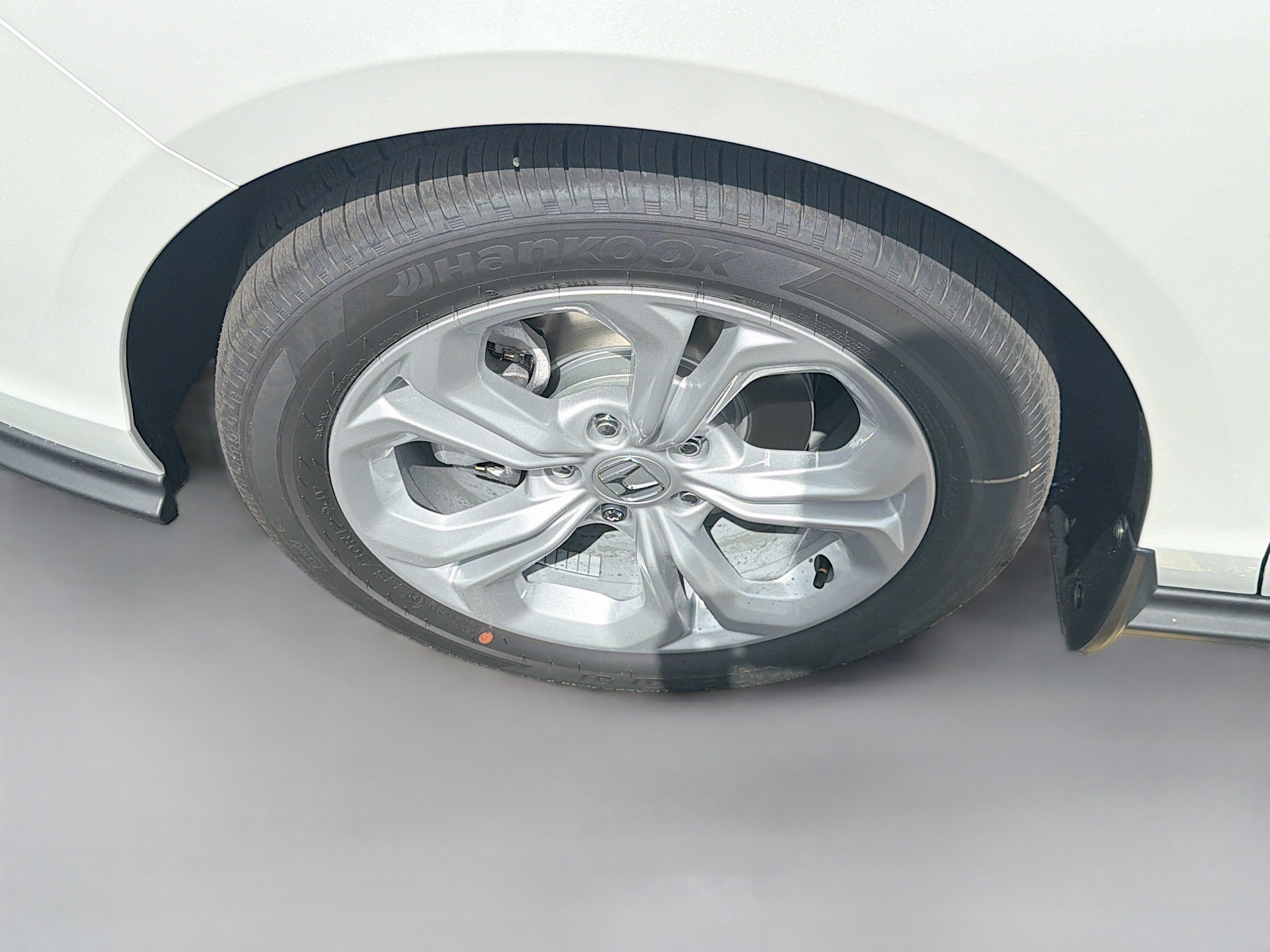 New 2026 Platinum White Pearl Honda LX image 25