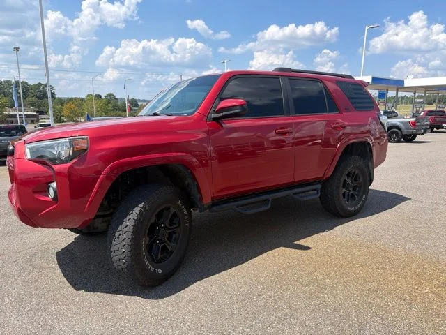 Used 2018 Red Toyota SR5 image 7