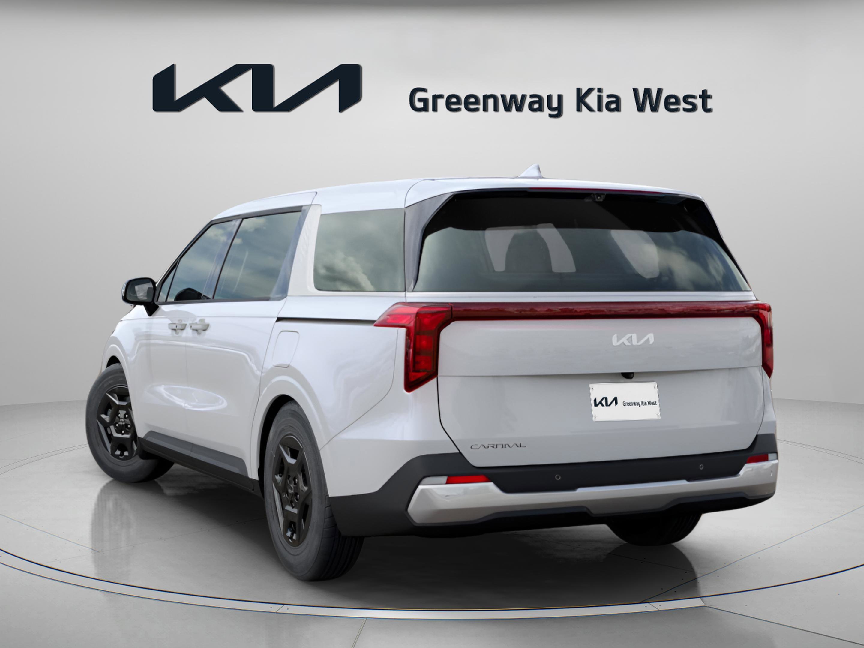 New 2025 Snow White Pearl Kia LXS image 5