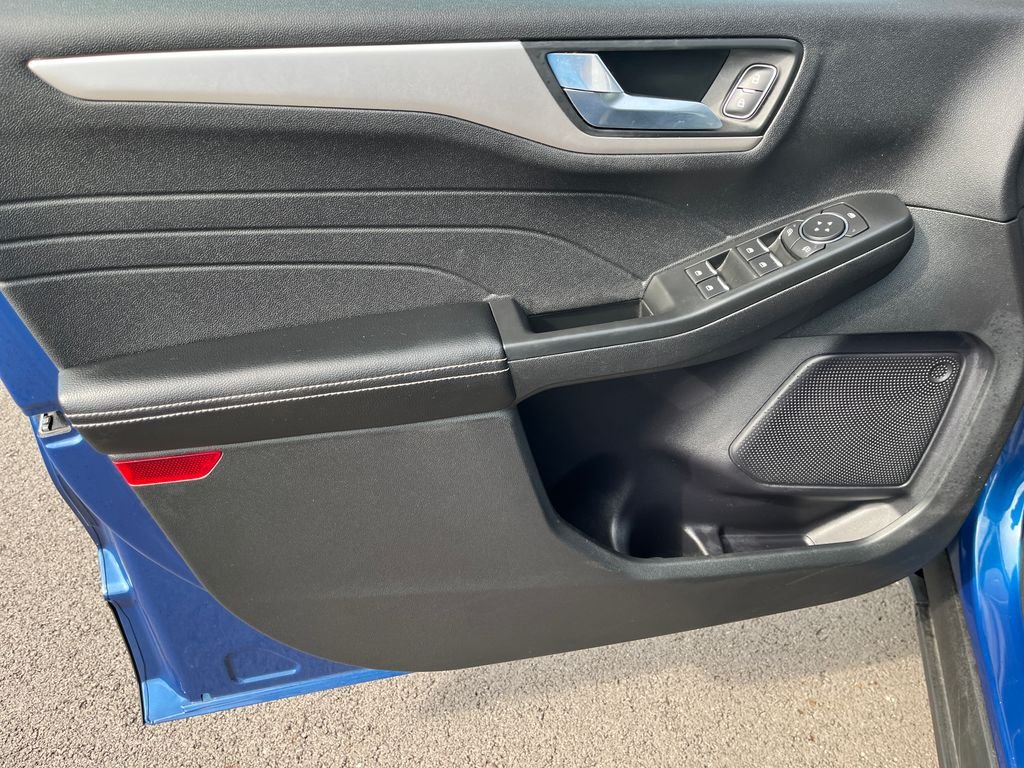 Used 2022 Blue Ford SEL image 11