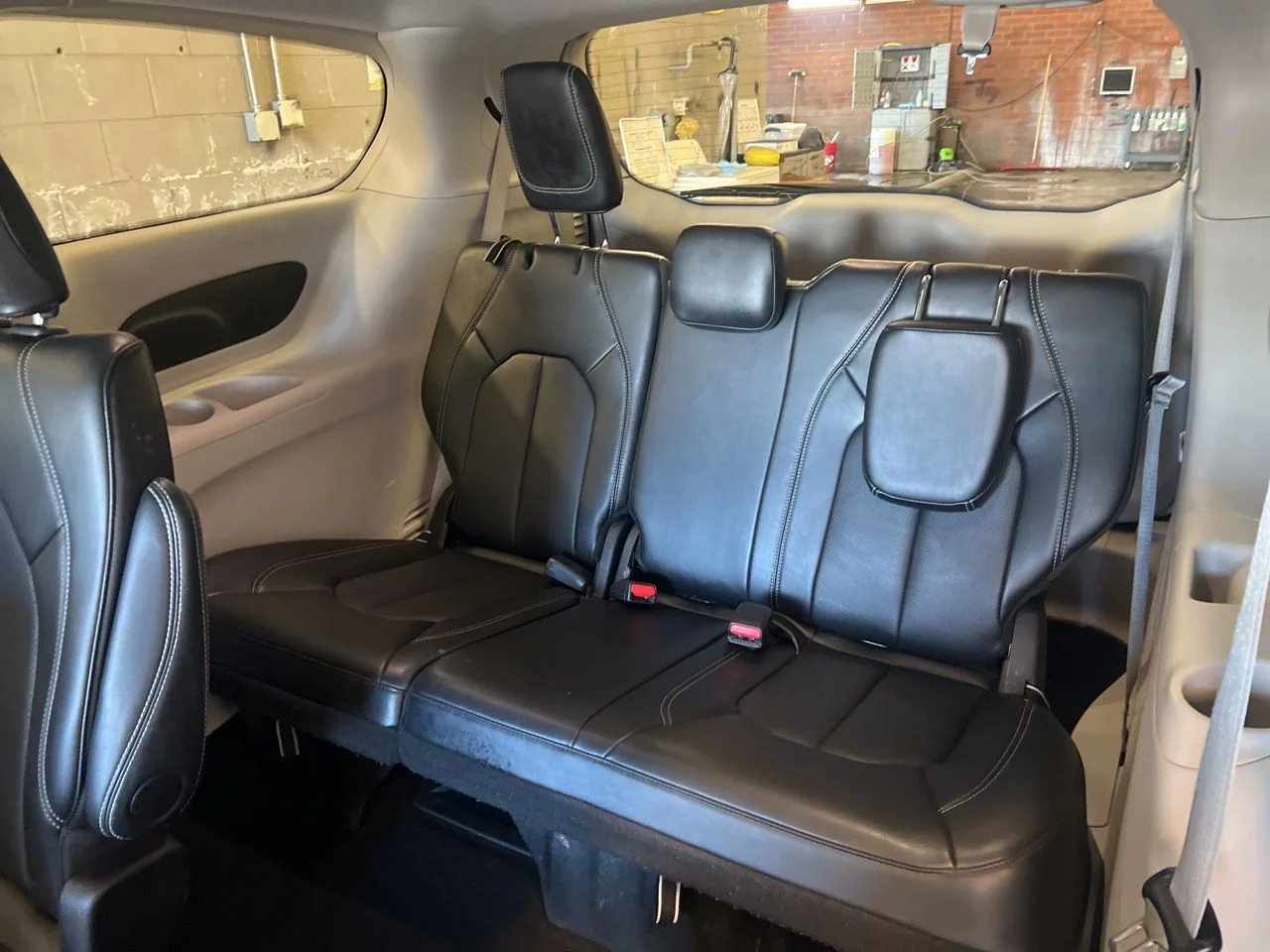 Used 2024 White Chrysler Touring L image 19