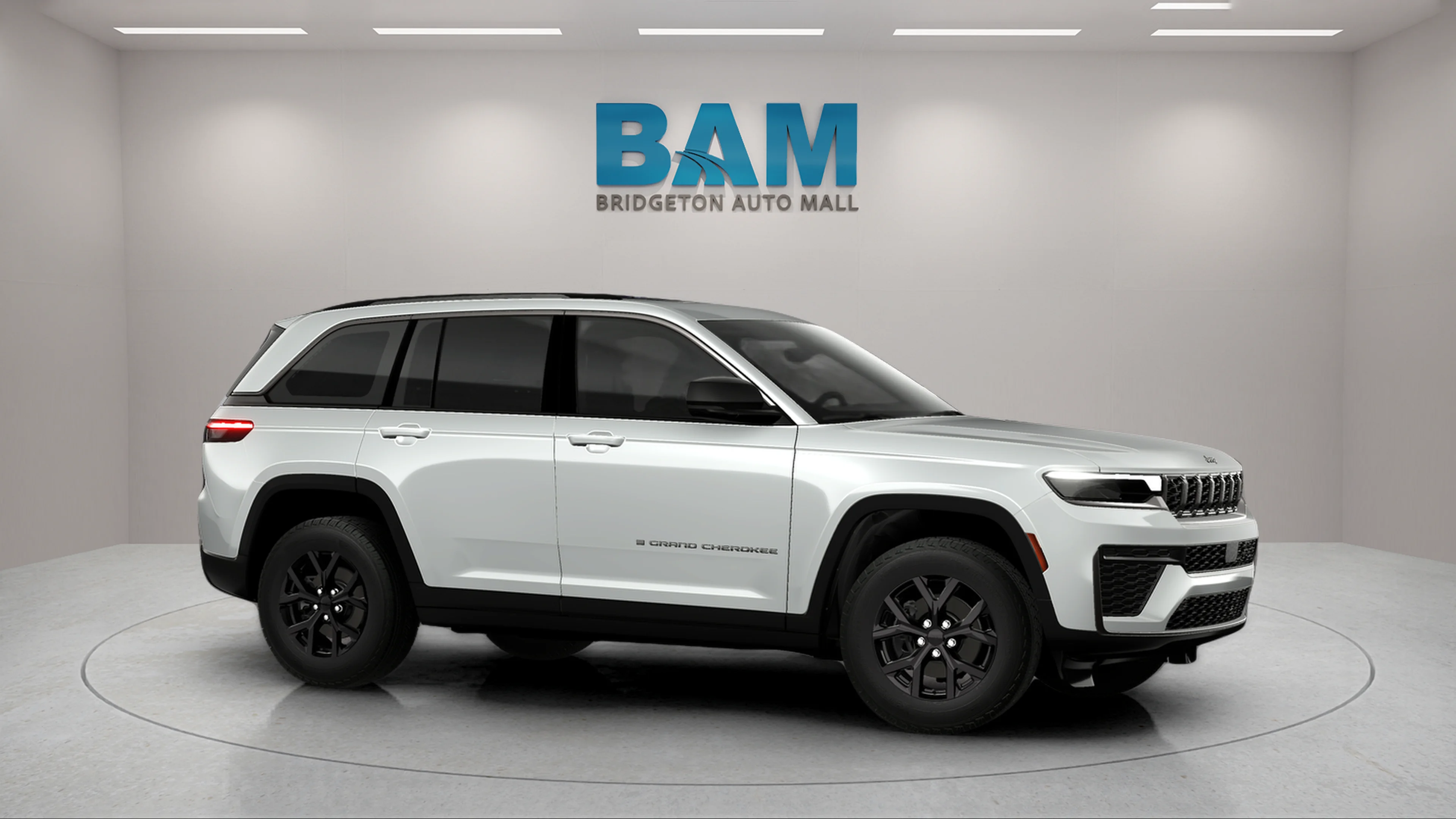 New 2026 Silver Zynith Exterior Paint Jeep Laredo Altitude image 2