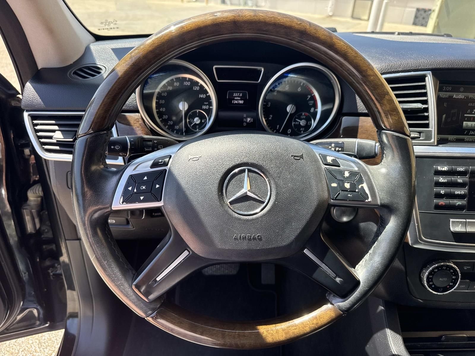 Used 2015 Black Mercedes-Benz ML 350 image 23