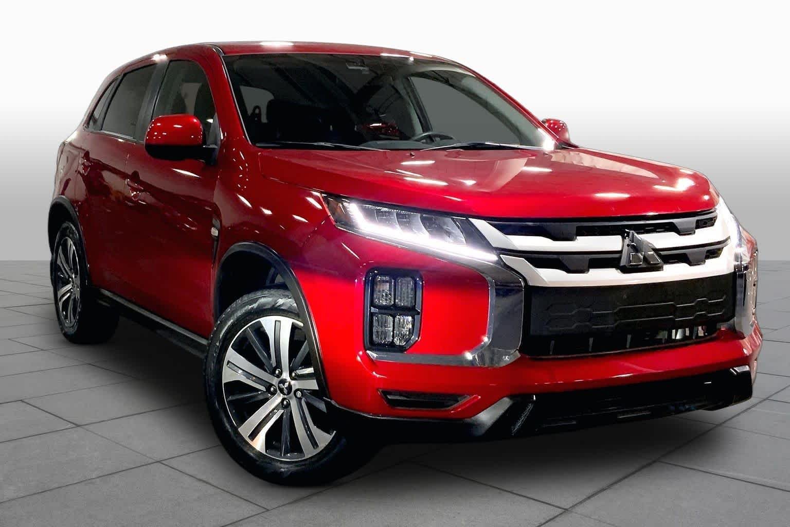 Used 2022 Red Diamond Mitsubishi ES image 3