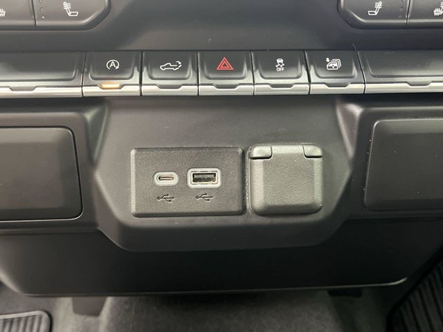 Used 2022 Silver Ice Metallic Chevrolet LT image 24