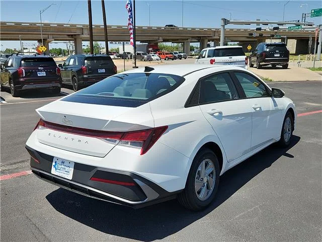 New 2026 Serenity White Pearl Hyundai SE image 5