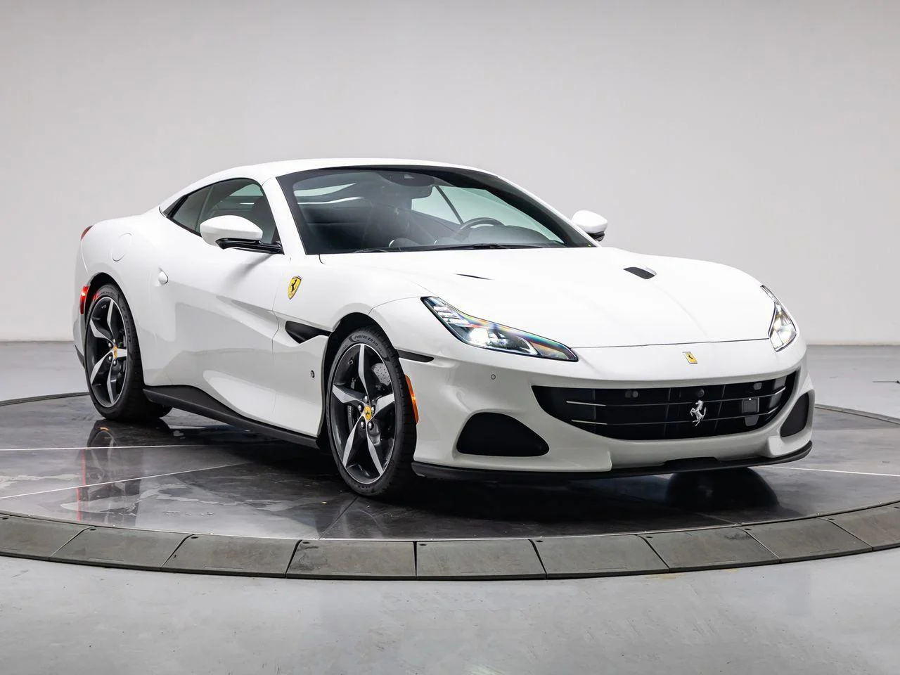 Used 2023 Bianco Cervino Ferrari M image 15