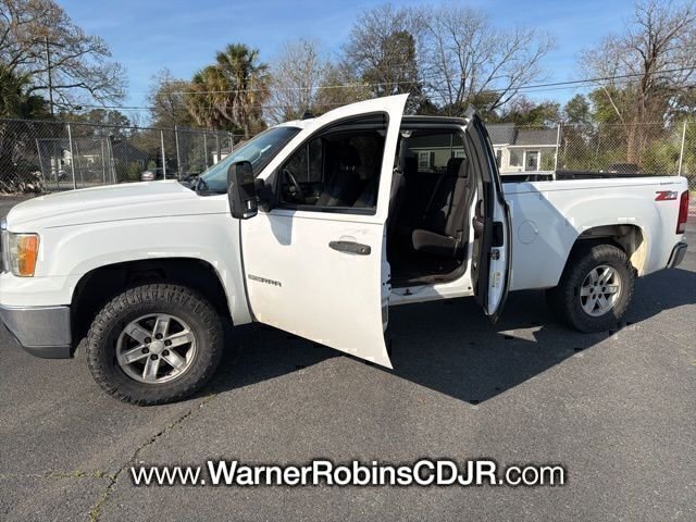 Used 2010 GMC Sierra 1500 SLE with VIN 1GTSCVE05AZ182409 for sale in Warner Robins, GA