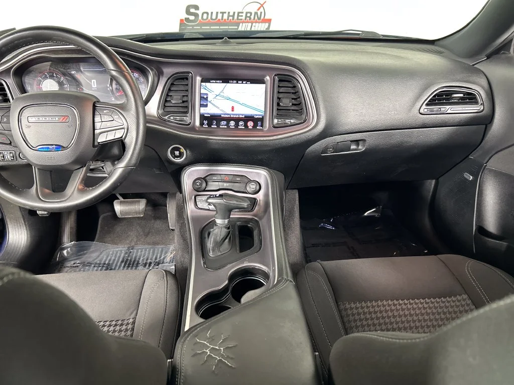 Used 2016 Blue Dodge SXT image 17