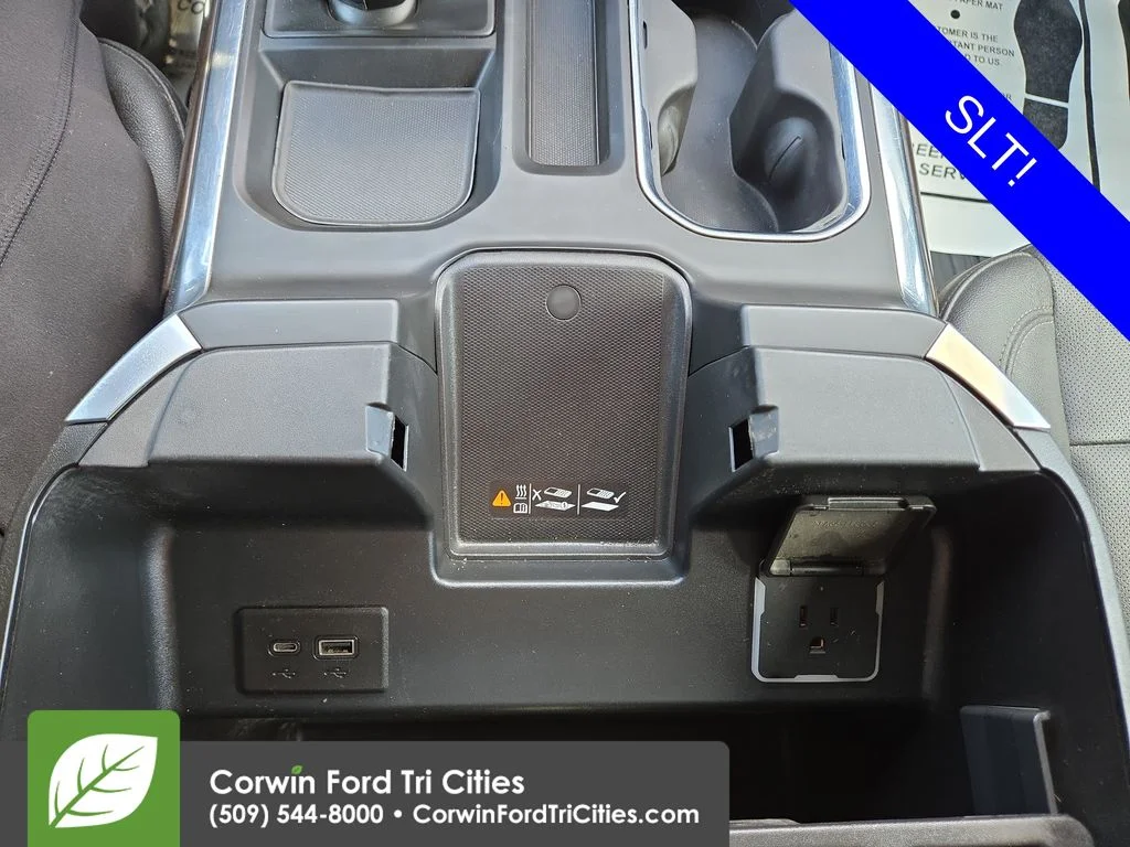 Used 2023  GMC SLT image 23