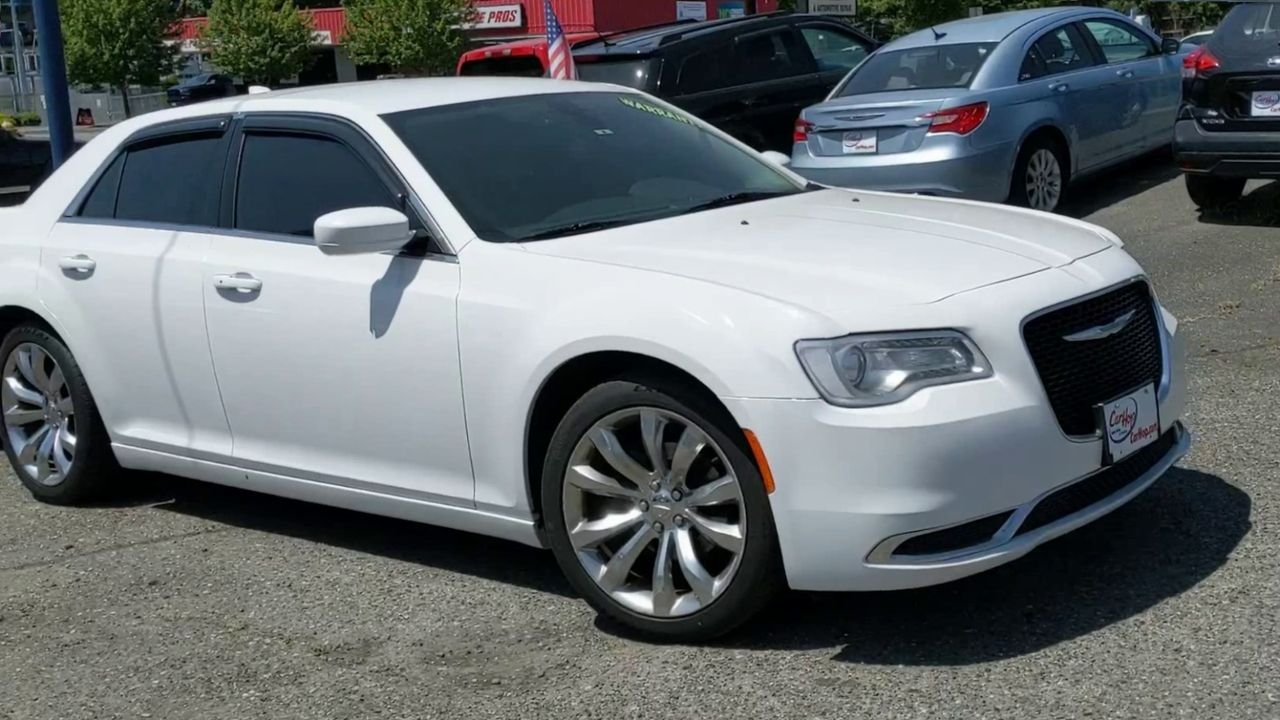 2016 Chrysler 300 Limited photo 4