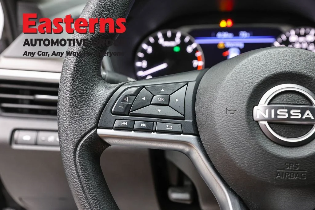 Used 2023 Gray Nissan 2.5 SV image 15