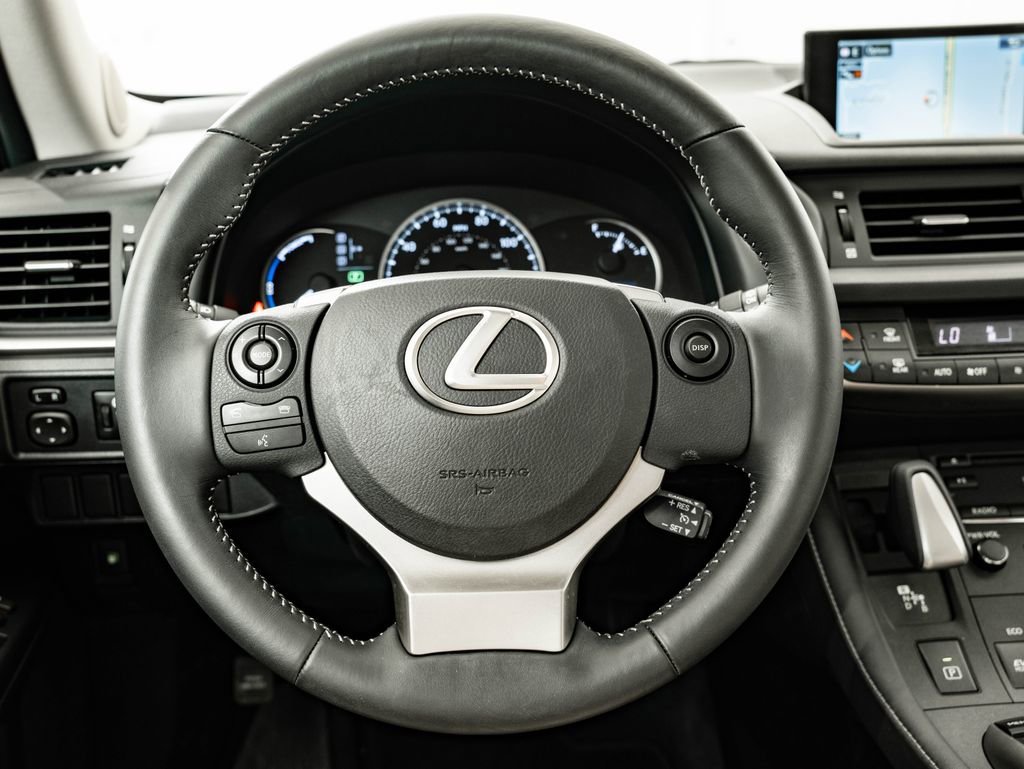 Used 2014 Pearl Lexus 200h image 38