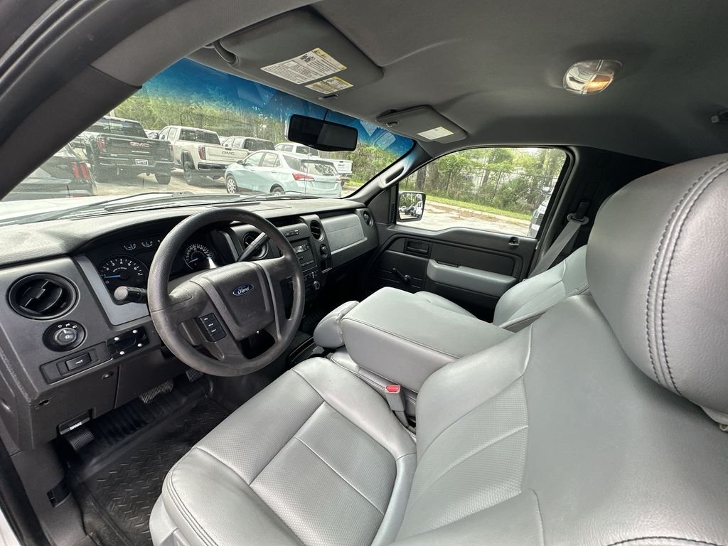 Used 2014 White Ford XL image 19