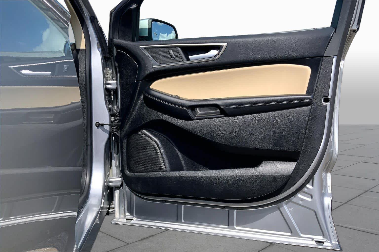 Used 2024 Iconic Silver Ford SEL image 23