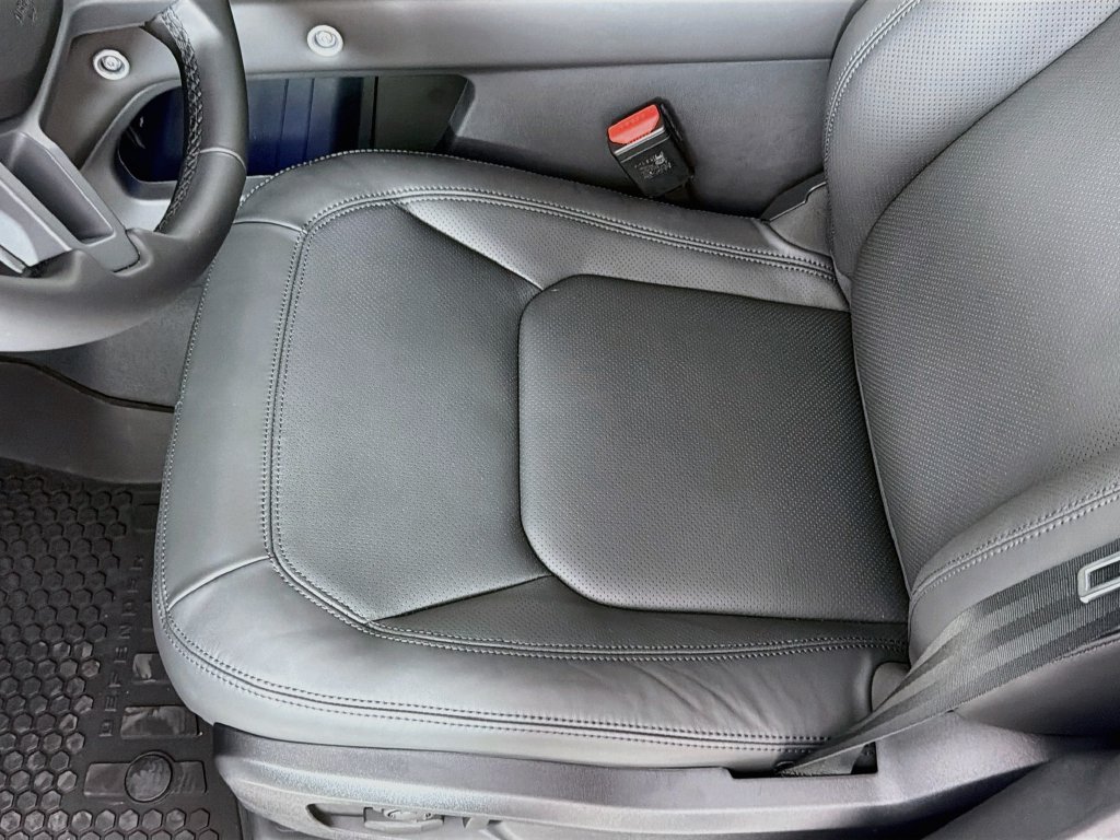 New 2026 Fuji White Land Rover X-Dynamic SE image 20