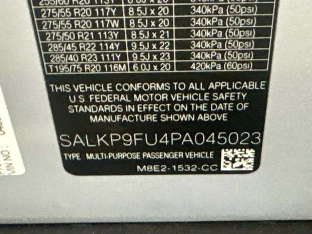 Used 2023 Silver Land Rover SE image 32