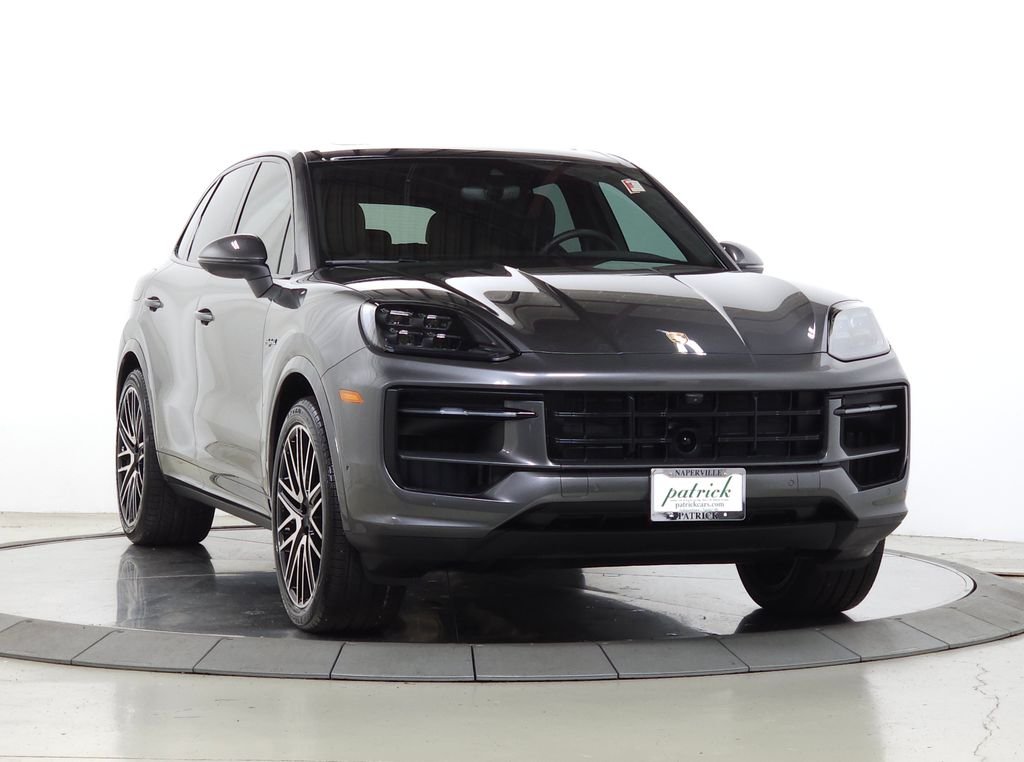 Used 2025  Porsche Base image 10
