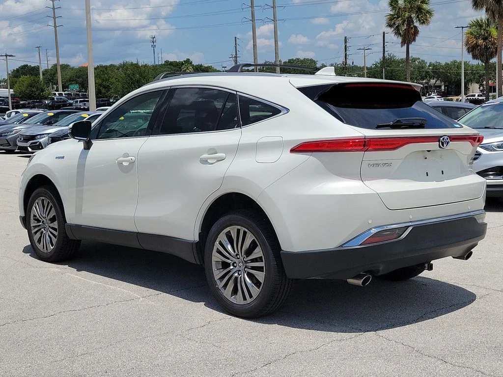 Used 2021 White Toyota XLE image 6