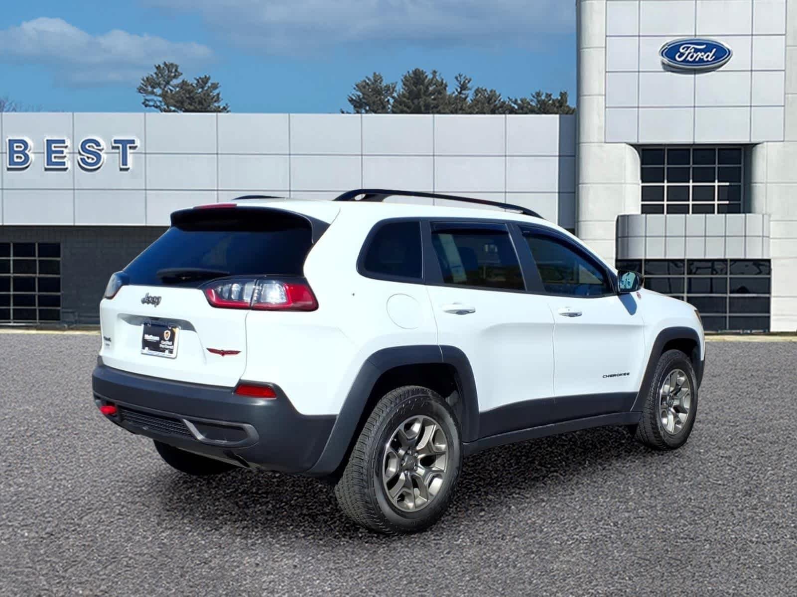 Used 2022 Bright White Clearcoat Jeep Trailhawk image 8