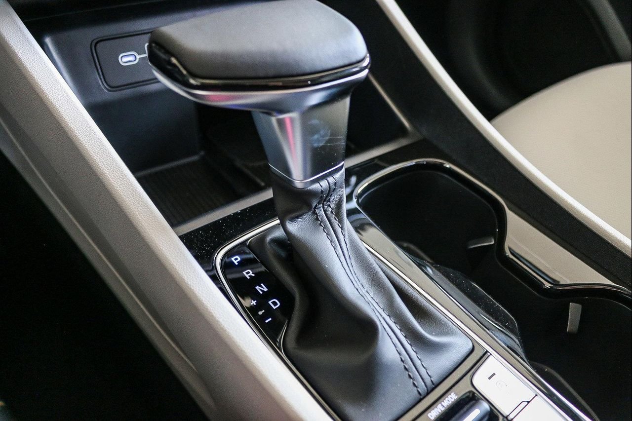 New 2026 Green Hyundai SEL Premium image 26